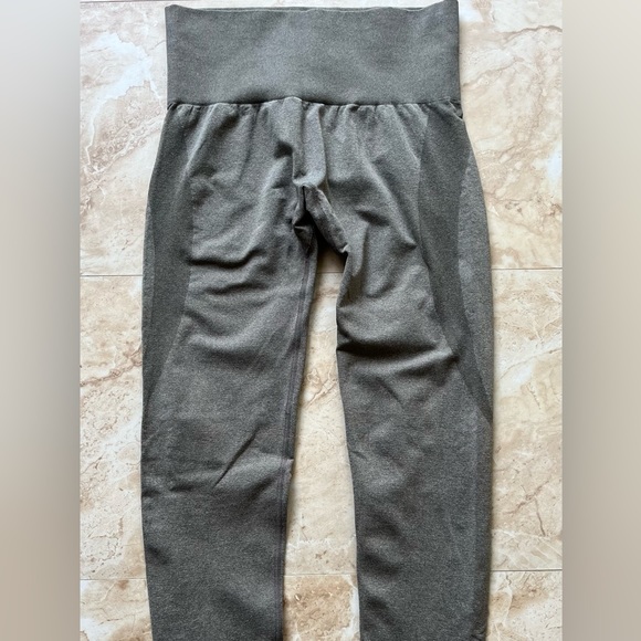 NVGTN Khaki Green Curve Seamless Leggings - Picture 3 of 13